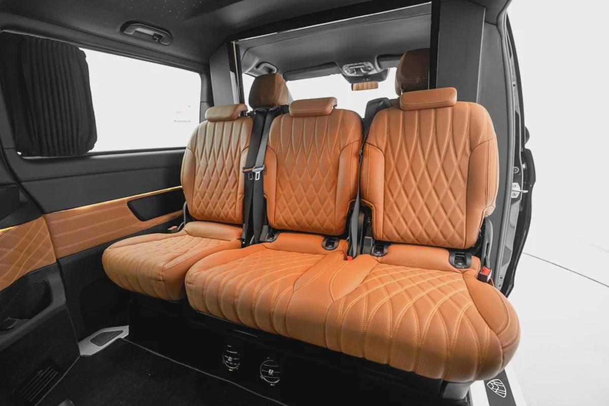 2025 MERCEDES BENZ MAYBACH V300 WITH WARRANTY-10-10