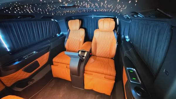 2025 MERCEDES BENZ MAYBACH V300 WITH WARRANTY