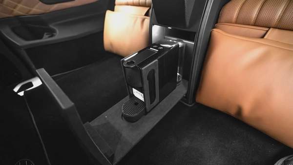 2025 MERCEDES BENZ MAYBACH V300 WITH WARRANTY