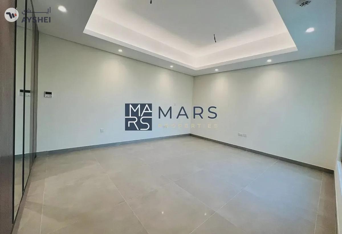 Brand New Corner Unit Ready To Move-17-17