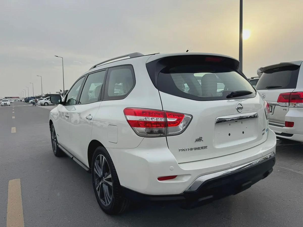 Nissan Pathfinder XE 2018 - GCC Specs - Perfect Family SUV-2-2