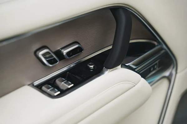 2025 LAND ROVER RANGE ROVER AUTOBIOGRAPHY P530 WITH WARRANTY