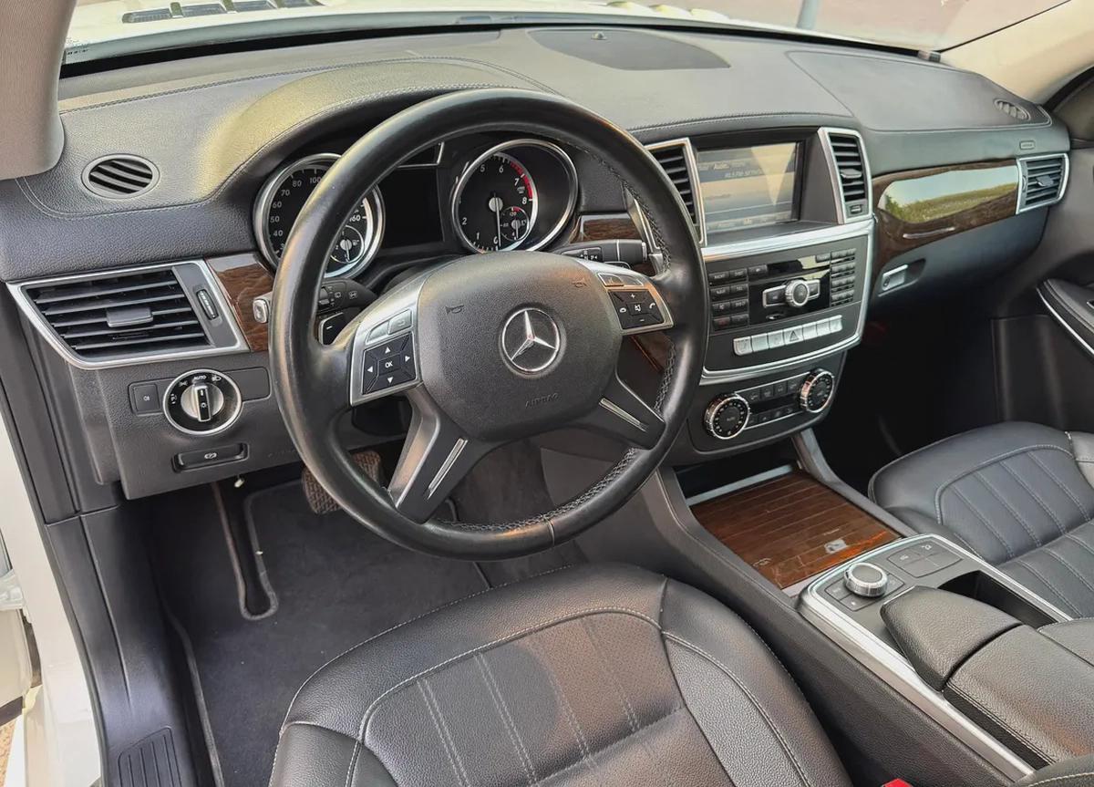 MERCEDES BENZ GL450 V8 NEAT AND CLEAN CAR FRESH IMPORTED FROM JAPAN-6-6