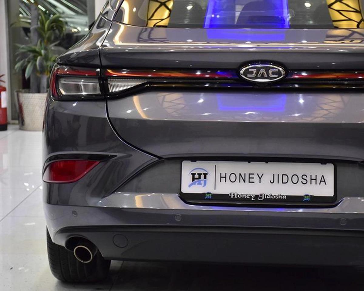 JAC J7 ( 2024 Model ) in Grey Color GCC Specs-7-7