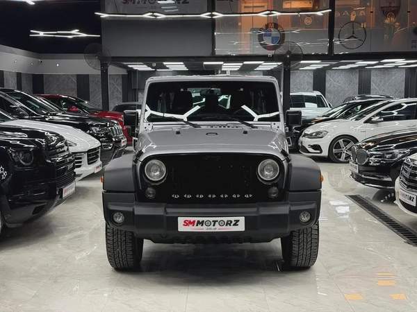 1 Owner | Apple CarPlay + Rev Camera | Original Paint | Full Service History | GCC Specs