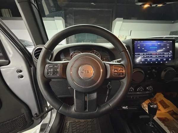 1 Owner | Apple CarPlay + Rev Camera | Original Paint | Full Service History | GCC Specs