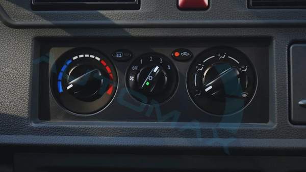 2025 CMC D260 Window Van 2.4L RWD GCC 0Km With 3 Years Or 100,000 Km Warranty