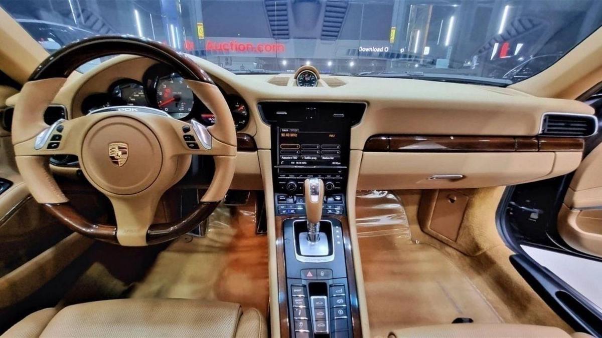 Porsche 911 Carrera 4S 3.8L Coupe-10-10