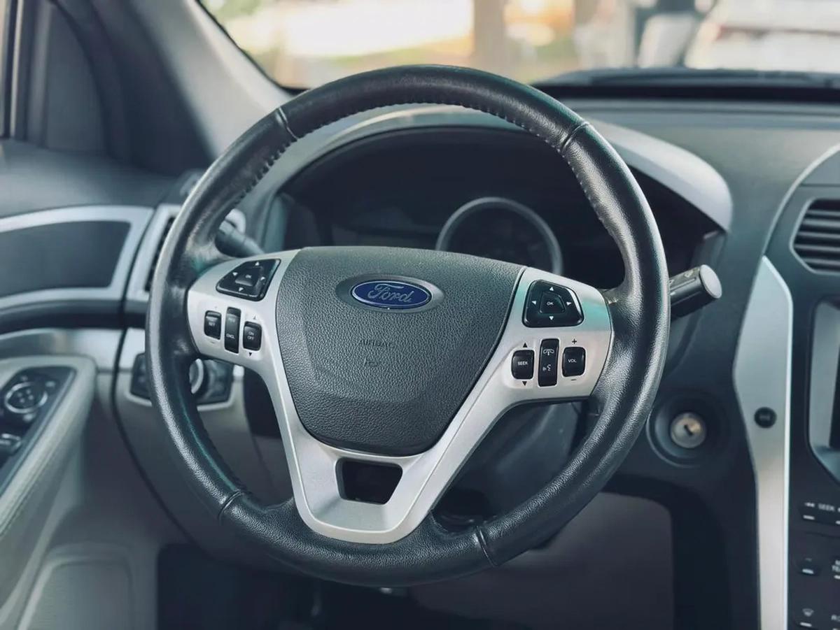 FORD EXPLORER | XLT I WHITE INTERIOR | 2013 | ONLY : 115,375 KM | JAPAN IMPORT | CLEAN TITLE-18-18