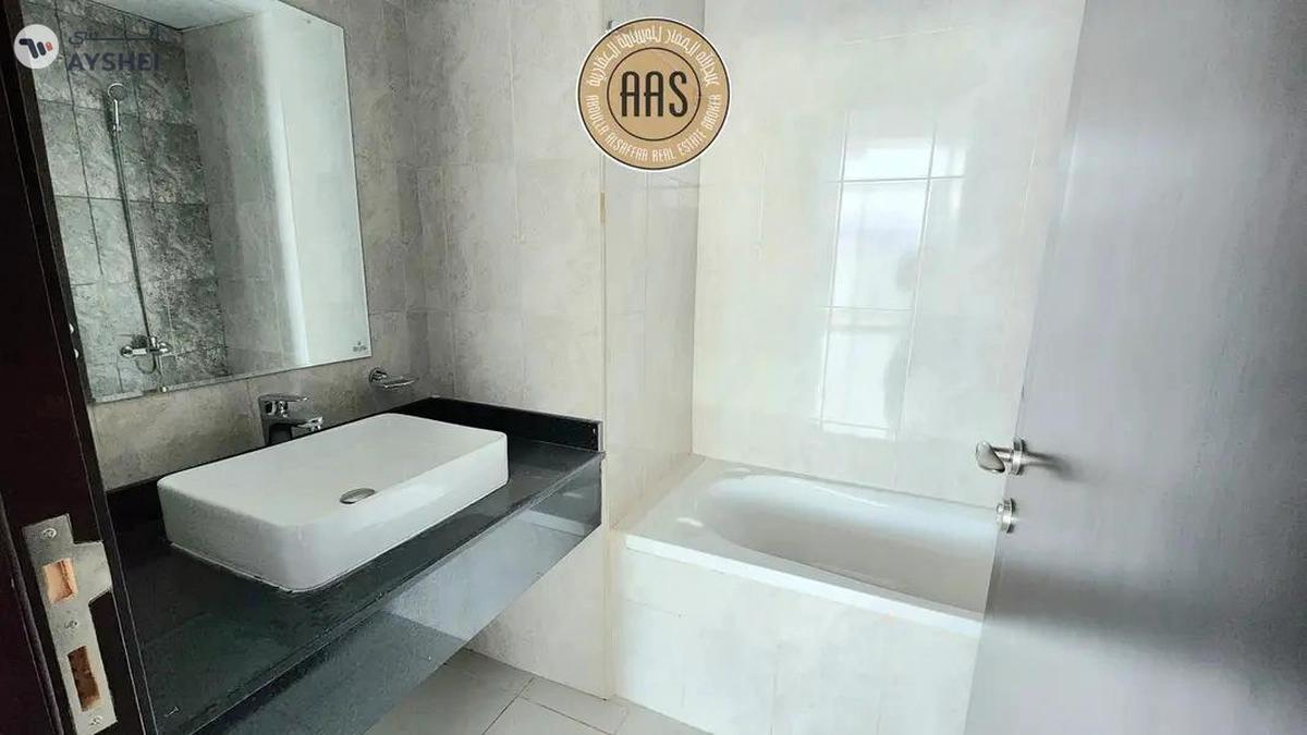 Like new big size 1bhk || ready to move || price 810k || High ROI || in arjan dubai-5-5