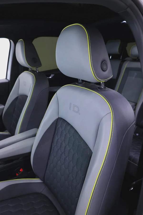 VOLKSWAGEN ID.3 PRO FULLY LOADED + PANORAMIC ROOF