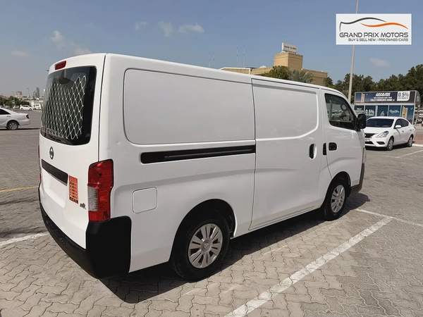 Nissan Urvan NV350 3 Seater AUTOMATIC 2022 Model GCC Specs With Service History In Perfect Condition
