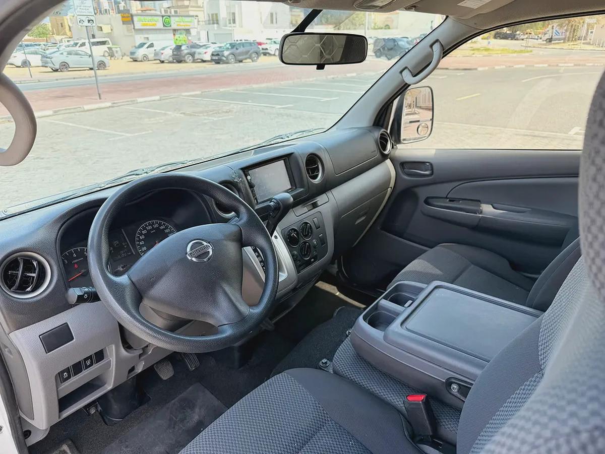 Nissan Urvan NV350 3 Seater AUTOMATIC 2022 Model GCC Specs With Service History In Perfect Condition-9-9