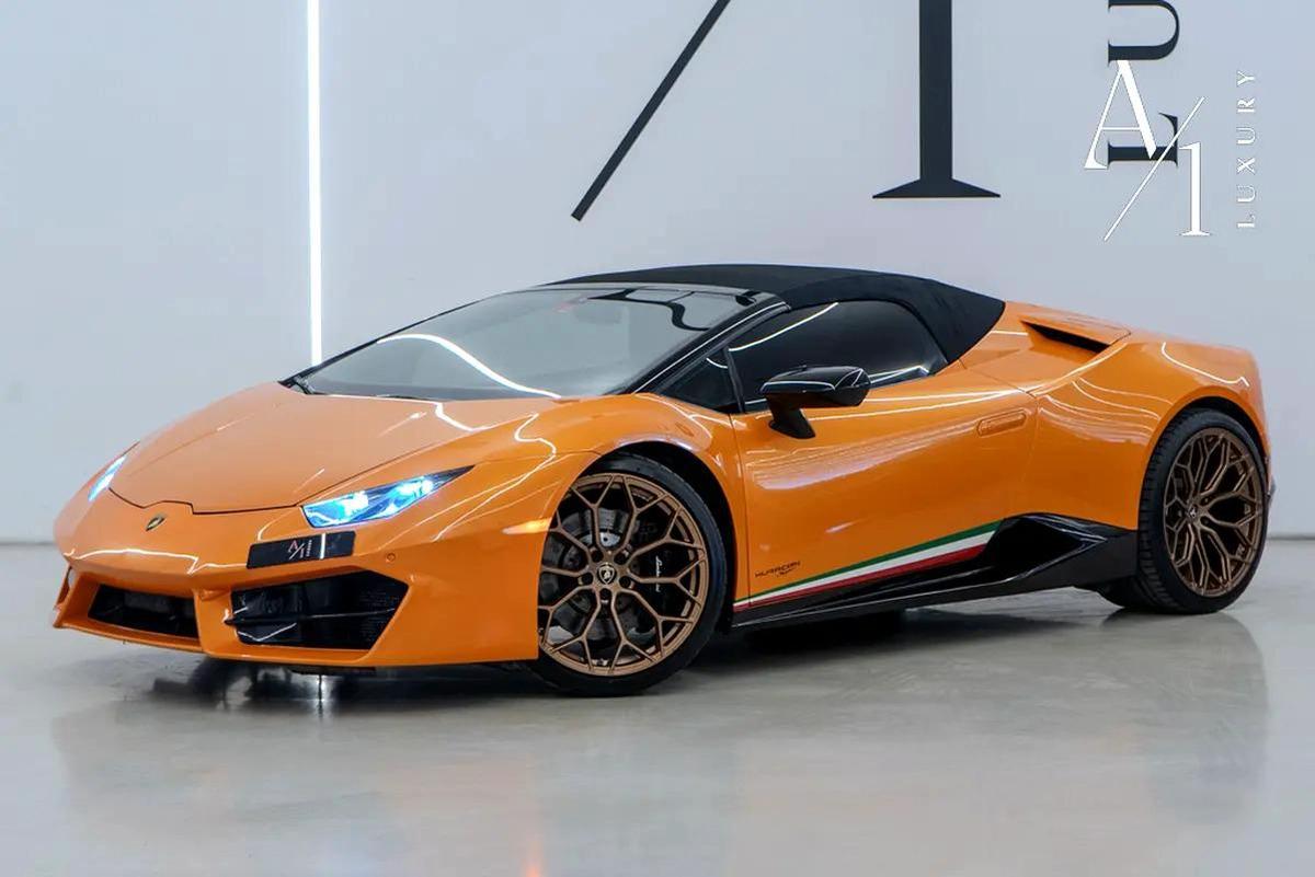 2019 Lamborghini Huracan Spyder, Warranty, Excellent Condition, 580HP, Canadian Spec-2-2