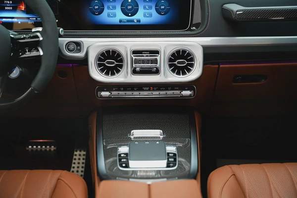 2025 MERCEDES BENZ AMG G63 WITH WARRANTY AND SERVICE CONTRACT