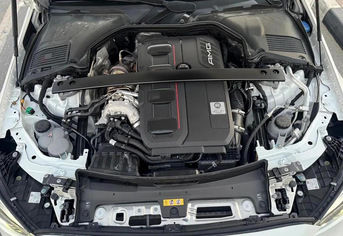 BENZ C63s | E PERFORMANCE | 2024 | 1739Km ONLY| BRAND NEW | FRESH JAPAN IMPORT-6-6