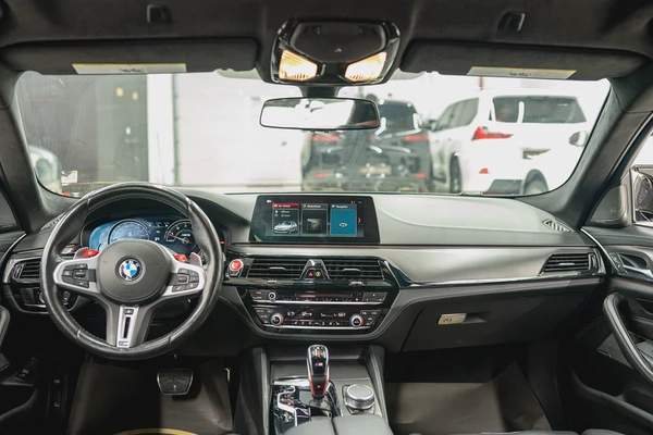 BMW - M5 2018 MODEL - FRESH AMERICAN SPECS EXCELLENT CONDITION