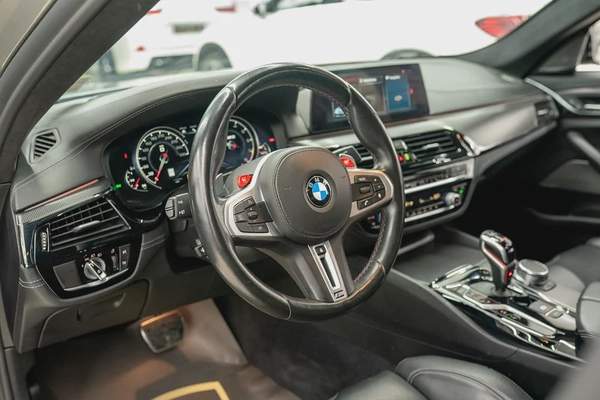 BMW - M5 2018 MODEL - FRESH AMERICAN SPECS EXCELLENT CONDITION