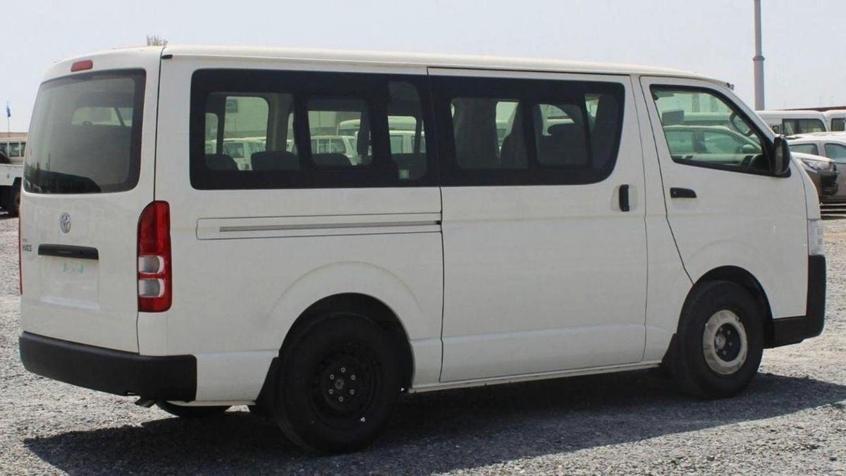 Toyota Hiace Toyota Hiace 2.5L Bus 15-Seats A/C-3-3