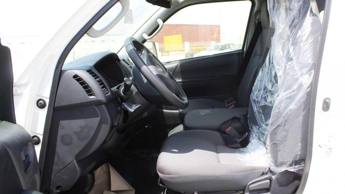Toyota Hiace Toyota Hiace 2.5L Bus 15-Seats A/C-14-14