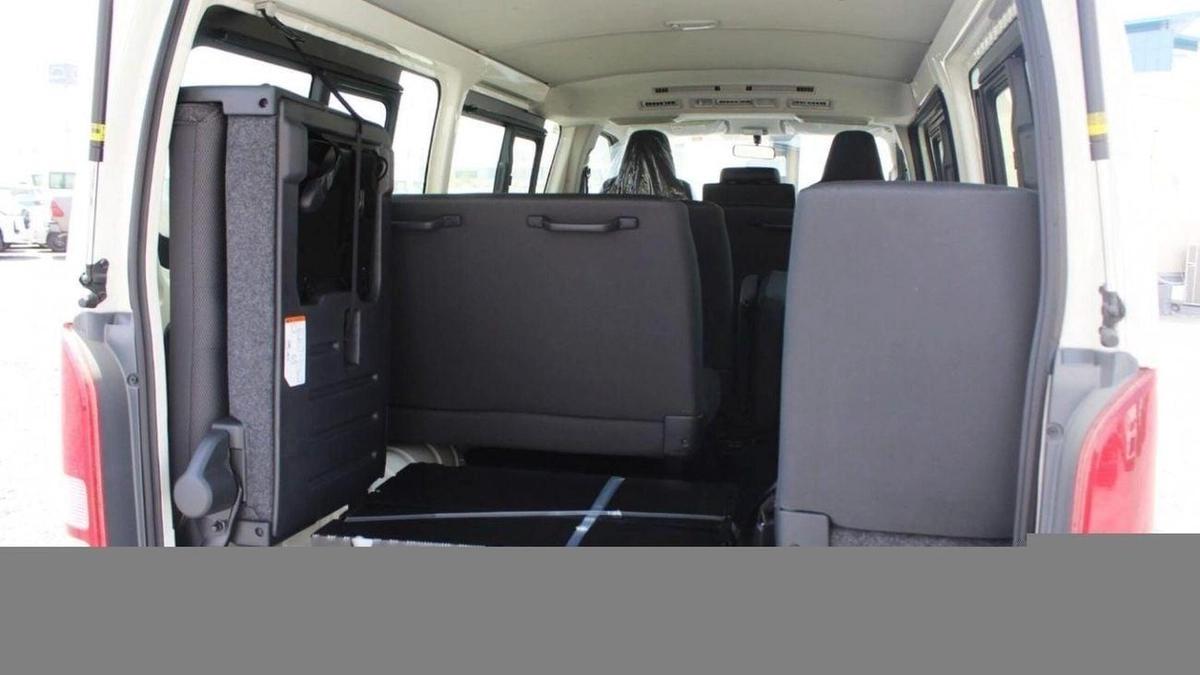Toyota Hiace Toyota Hiace 2.5L Bus 15-Seats A/C-19-19