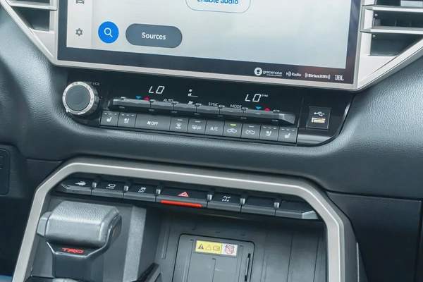 2024 Toyota Tundra Crewmax Limited - American Specs - Brand New