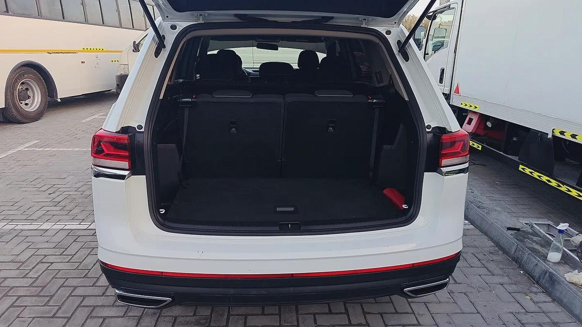 For Sale: 2021 Volkswagen Teramont – GCC Specs Model: 2021 Mileage: 68,000 KM Specification: GCC Con-13-13