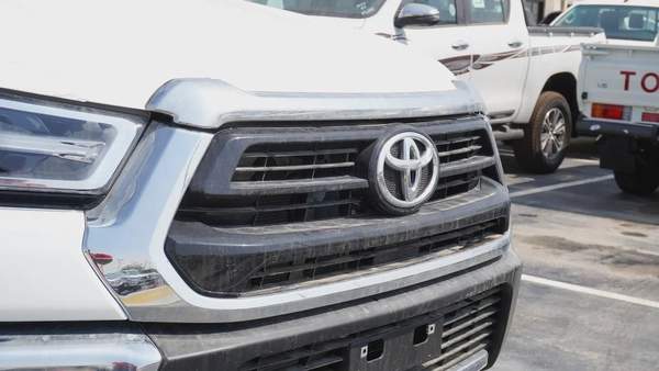 TOYOTA HILUX 2.7L PETROL MODEL 2025 SAUDI SPECS 4X4
