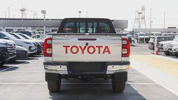 TOYOTA HILUX 2.7L PETROL MODEL 2025 SAUDI SPECS 4X4
