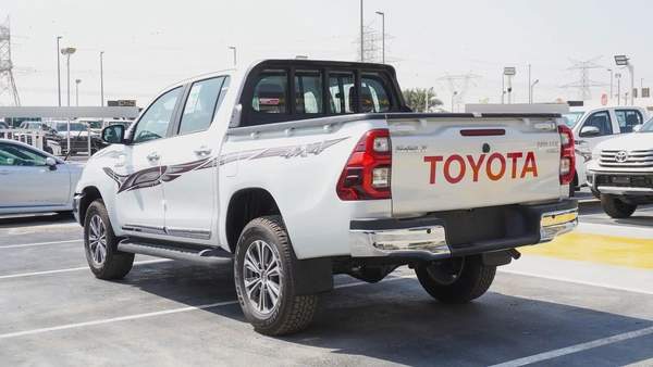 TOYOTA HILUX 2.7L PETROL MODEL 2025 SAUDI SPECS 4X4