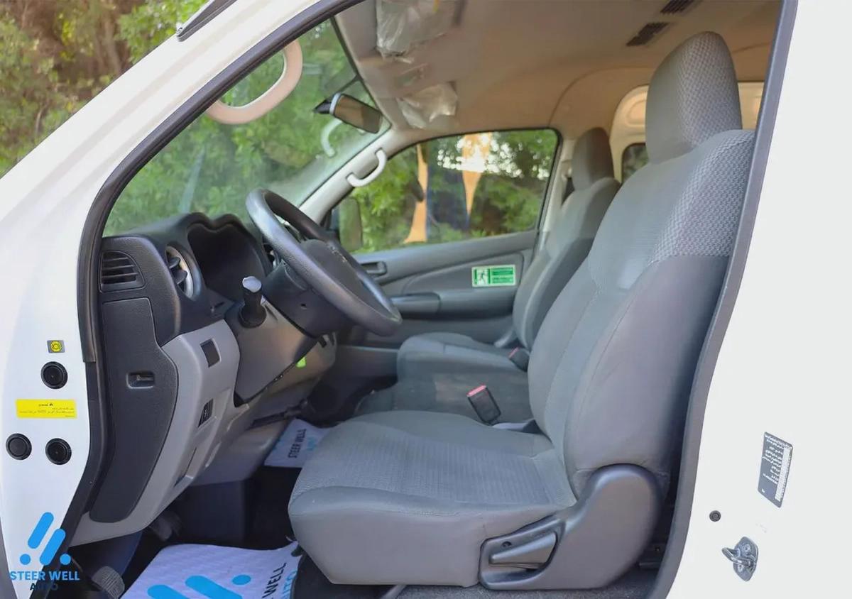 2021 Nissan Urvan NV350 Highroof 13-Seater Passenger Van GCC White Manual-9-9