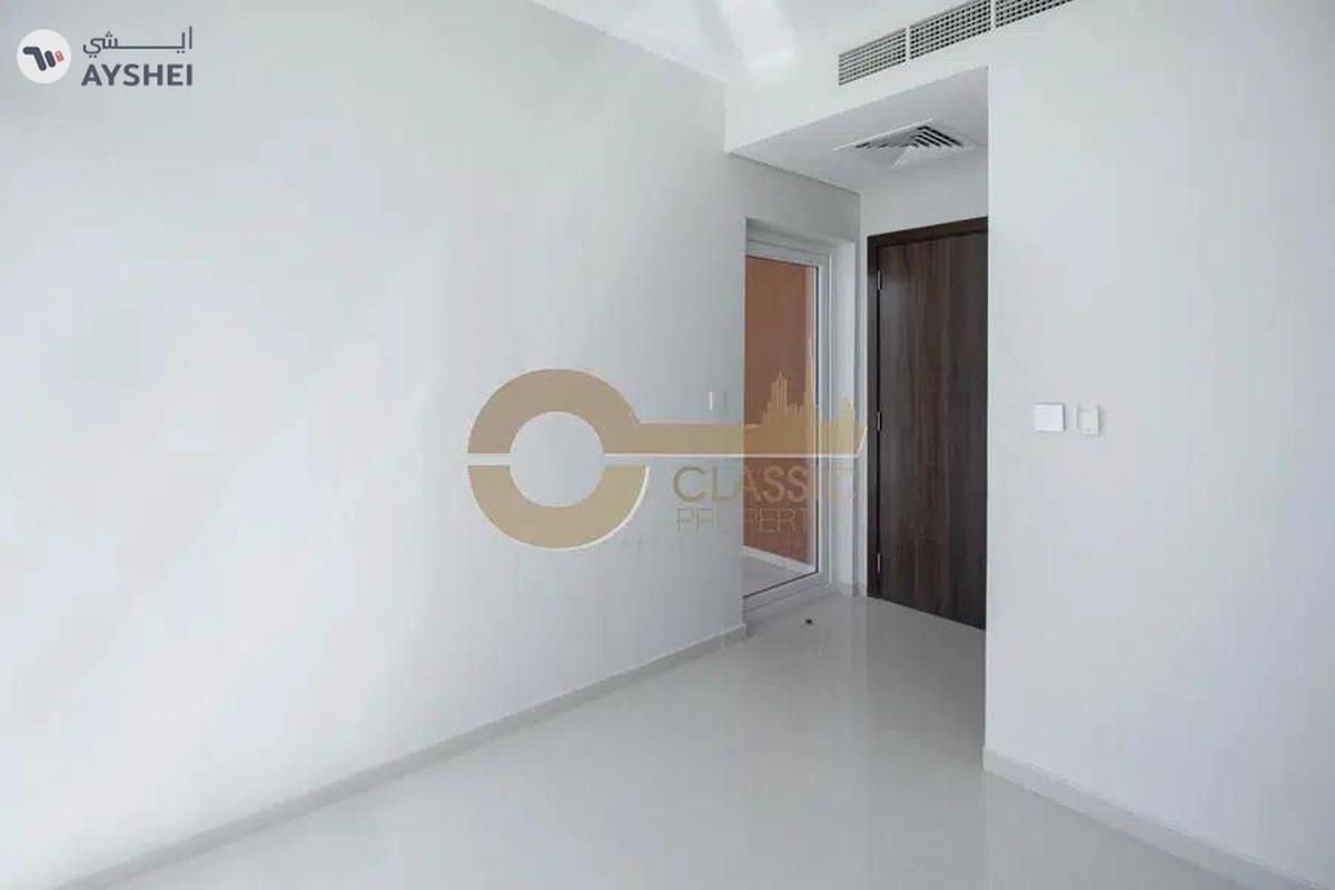 Modern 3 Bed Villa |Open Kitchen | Well Maintained-4-4