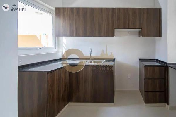 Modern 3 Bed Villa |Open Kitchen | Well Maintained