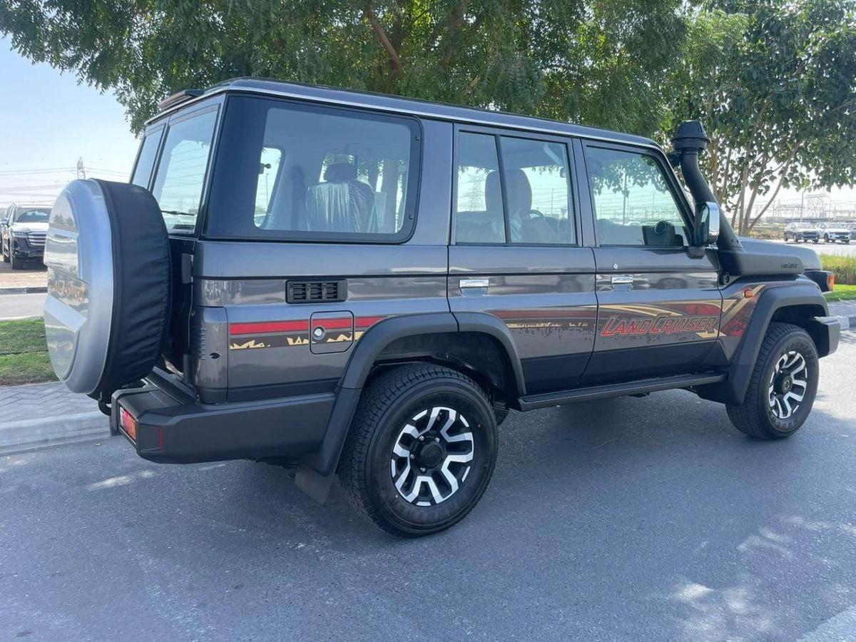 Toyota Land Cruiser TOYOTA LANDCRUISER LC76 2.8 DIESEL MODEL YEAR 2026-11-11