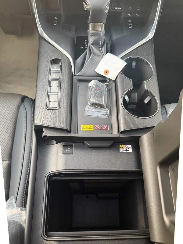 LEXUS LX600 SIGNATURE 2025 | 3.5L | ZERO KM | GCC | FULL OPTIONS