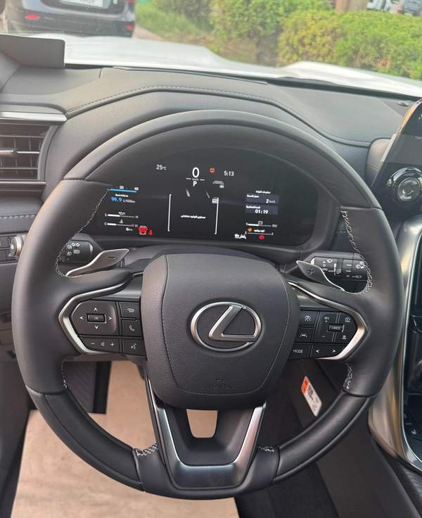 LEXUS LX600 SIGNATURE 2025 | 3.5L | ZERO KM | GCC | FULL OPTIONS