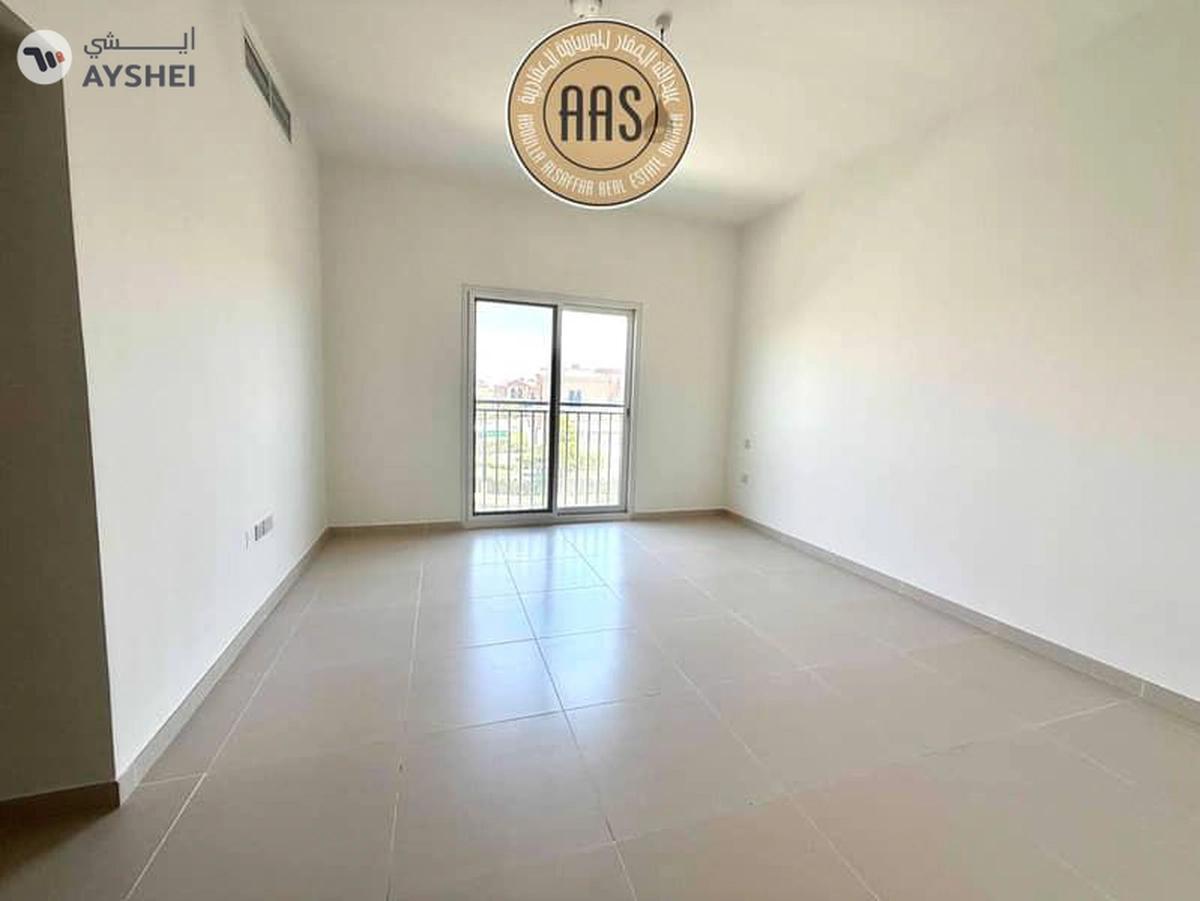 SINGLE ROW WITH LANDSCAPING 4BR+MAID VILLA FOR RENT-10-10