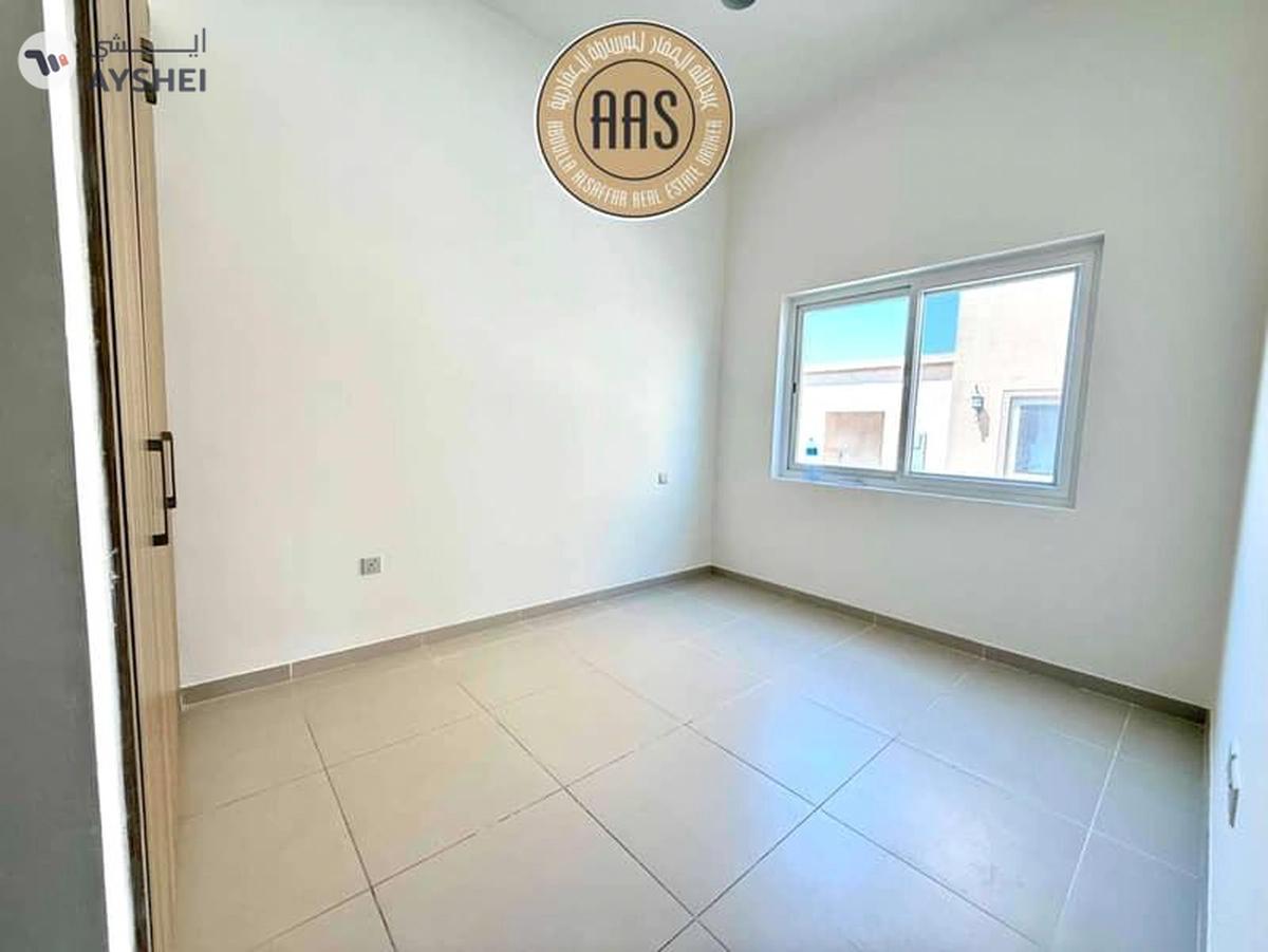 SINGLE ROW WITH LANDSCAPING 4BR+MAID VILLA FOR RENT-4-4