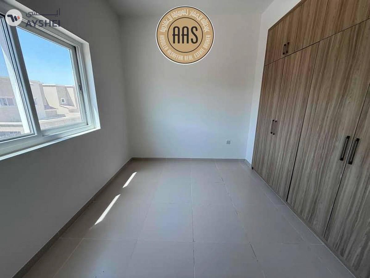 SINGLE ROW WITH LANDSCAPING 4BR+MAID VILLA FOR RENT-8-8