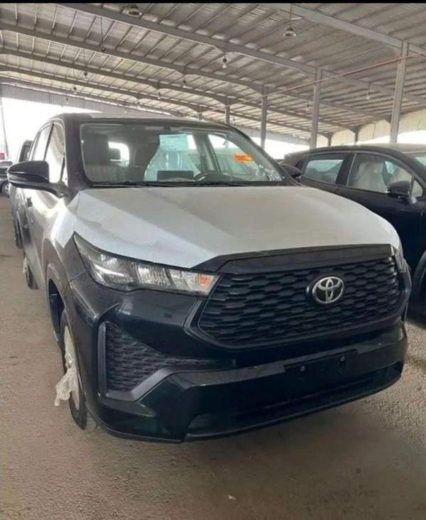 Toyota Innova 2024 TOYOTA INNOVA 2.0L MINIVAN 5 DOORS PETROL AUTOMATIC ZERO KM 2000 cc