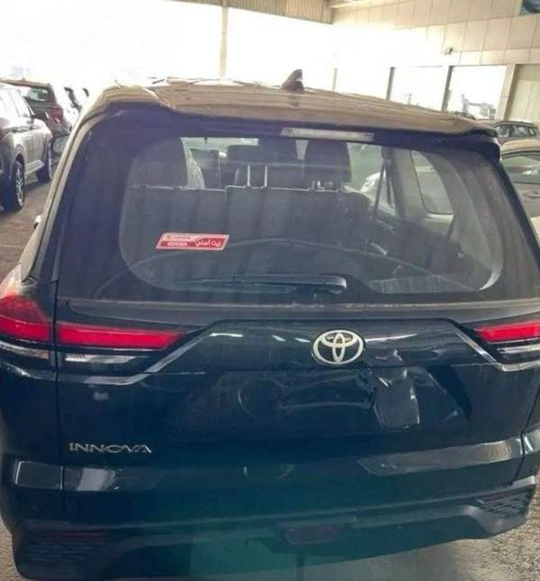 Toyota Innova 2024 TOYOTA INNOVA 2.0L MINIVAN 5 DOORS PETROL AUTOMATIC ZERO KM 2000 cc