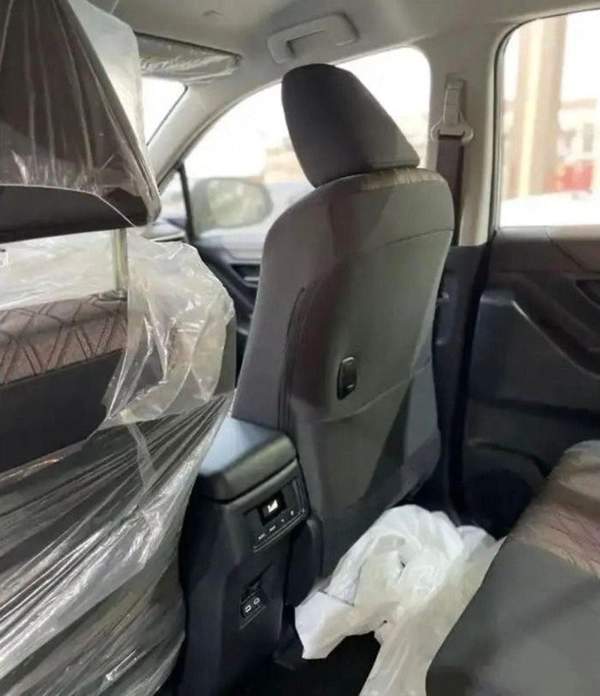 Toyota Innova 2024 TOYOTA INNOVA 2.0L MINIVAN 5 DOORS PETROL AUTOMATIC ZERO KM 2000 cc