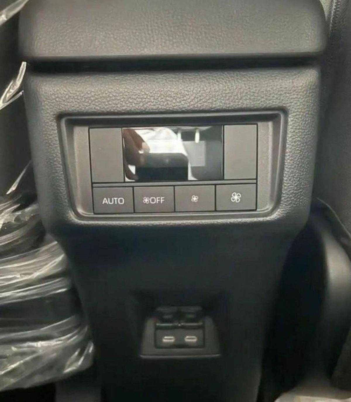 Toyota Innova 2024 TOYOTA INNOVA 2.0L MINIVAN 5 DOORS PETROL AUTOMATIC ZERO KM 2000 cc-9-9