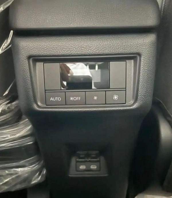 Toyota Innova 2024 TOYOTA INNOVA 2.0L MINIVAN 5 DOORS PETROL AUTOMATIC ZERO KM 2000 cc