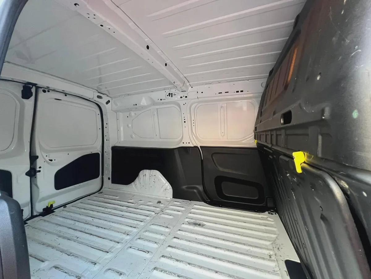 Peugeot Partner Origin Van 2022 - GCC Specs - Business Ref#810-13-13