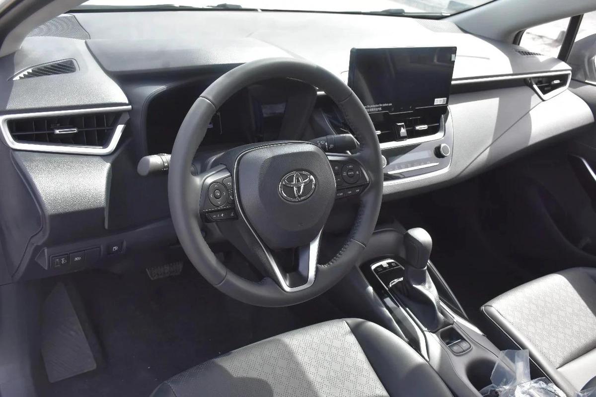 TOYOTA COROLLA HYBRID 2025 | WHITE-2-2