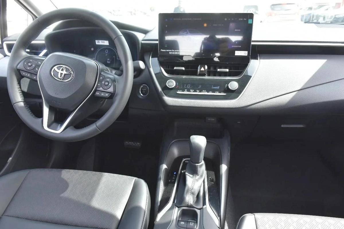 TOYOTA COROLLA HYBRID 2025 | WHITE-3-3