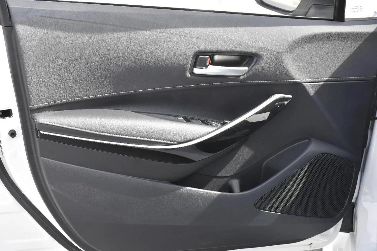 TOYOTA COROLLA HYBRID 2025 | WHITE-11-11