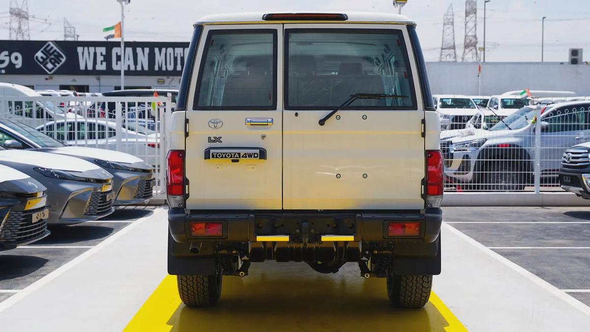 2026 Toyota Land Cruiser 70 Series LC 76 LX - GCC Specs - Brand New!-6-6