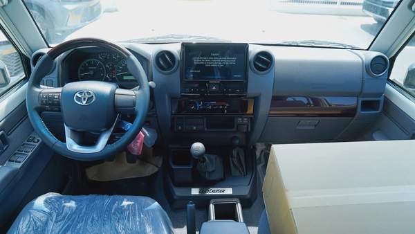 2026 Toyota Land Cruiser 70 Series LC 76 LX - GCC Specs - Brand New!